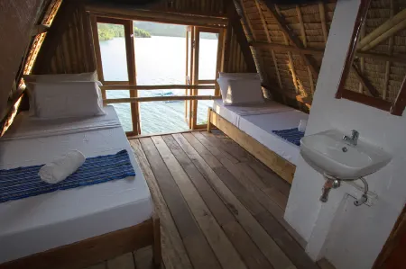 Borac Bay Bungalows Hotel and Resort