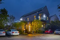 Floral Hotel· Hushu Boutique Hotel(Zhujiajiao Town) Отели рядом с достопримечательностью «Qushui Park»