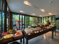 U Inchantree Kanchanaburi - breakfast