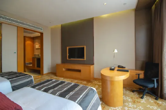 Howard Johnson Puhui Plaza Chongqing Qijiang Отели рядом с достопримечательностью «Qijiang Museum»