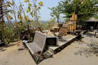 NewAlasKuliner & HomestayWatulumbung Hotels near Parang tritis Permai