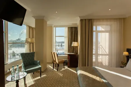 比亞爾宮殿住宿