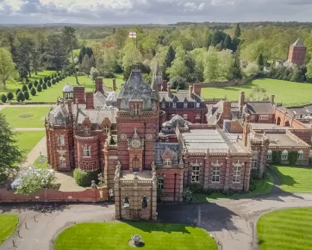 ดิ เอลเวแทม โรงแรมในHook