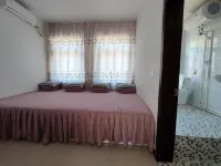 HaiPing Hotel Hotels near Green River Village