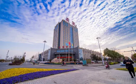 Yuanguan Hotel Отели рядом с достопримечательностью «Hunan Institute of Applied Technology (West Campus)»