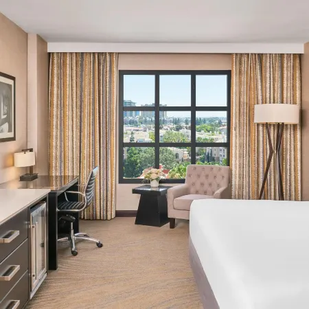 Hyatt Regency La Jolla at Aventine Отели рядом с достопримечательностью «Институт Солк»
