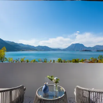 Lugu Lake white Horse light luxury lake view b&B