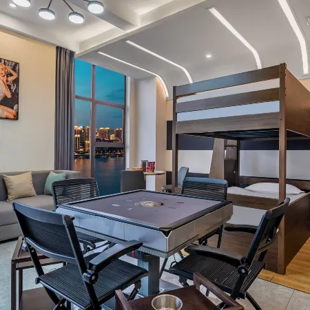 Geluoniya Theme Hotel (Chongqing Jiangbeizui Financial City)