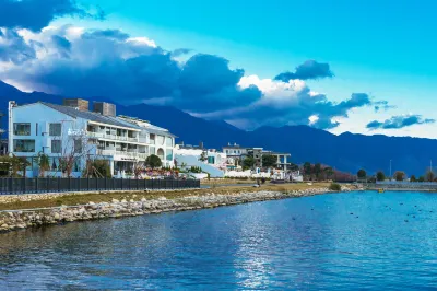 Yinhua Lake View Garden Hotel Hotels in Upper Section of the Erhai Lake Ecological Corridor