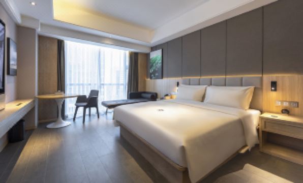 Zhengzhou East Station Provincial Government Atour Hotel