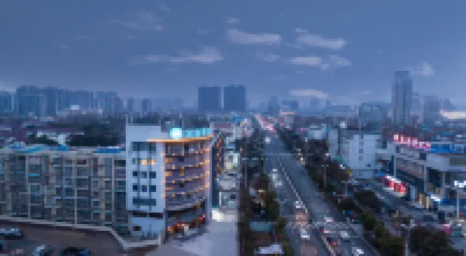 HanTing Hotel (Chuzhou Zhongdu Avenue Wanda Plaza) Hôtels à proximité de : Chuzhou University (Huifeng Campus)