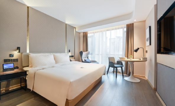 Ezhou Municipal Government Atour Hotel - Housity