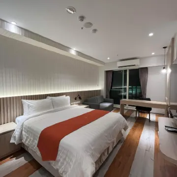 Bentley Hotel Taoyuan Hotels near Chung Yuan Christian University