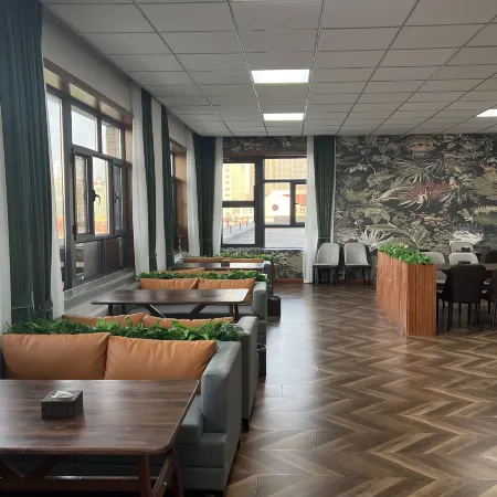 Urumqi Tianshan District Government Store James Joyce Coffetel
