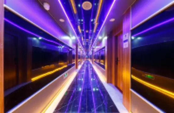 TT E-sports Homestay (Guangzhou Baiyun Railway Station Baixin Plaza) - Inns