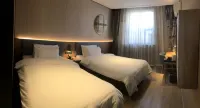 Homeinn · neo (Qingdao Taidong Pedestrian Street Taidong Subway Station) Hotel a Qingdao