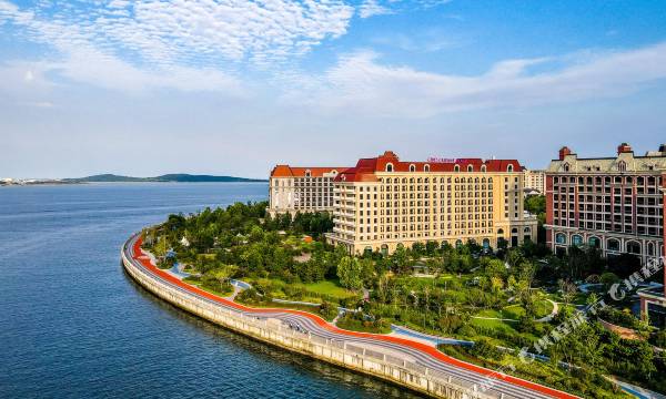 Crowne Plaza Qingdaoorientalmoviemetropolis by IHG