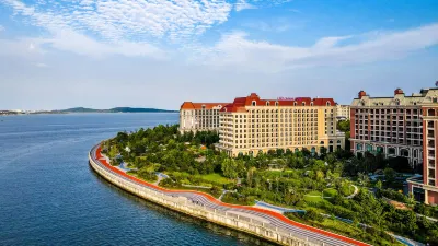 Crowne Plaza Qingdao Oriental Movie Metropolis Hotels in Qingdao
