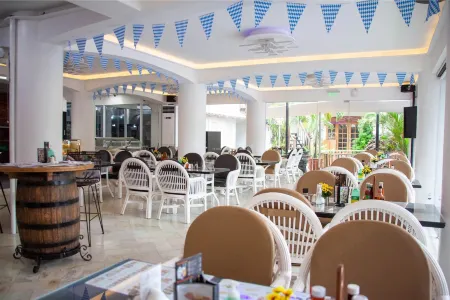 Clarkton Hotel Apartment Отели рядом с достопримечательностью «Филдс-авеню»