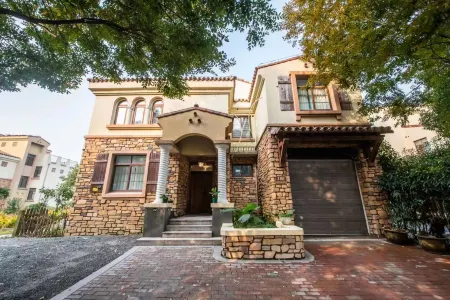 Yangcheng Lake Letu Villa Отели рядом с достопримечательностью «Bachenghu Park»