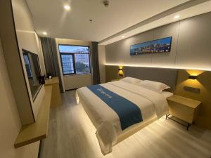 Home Inn Huaxuan Select Hotel (Shenzhen Meilin Runguang Branch)