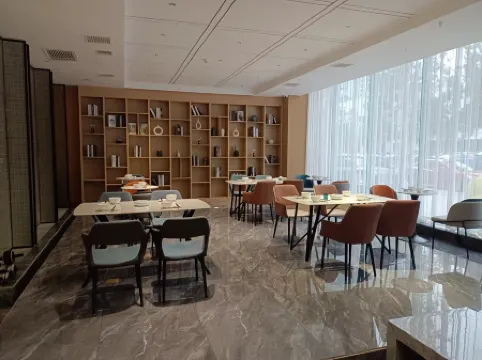 MAISON Hotel (Wanda Plaza, Changde Railway Station, Changde)