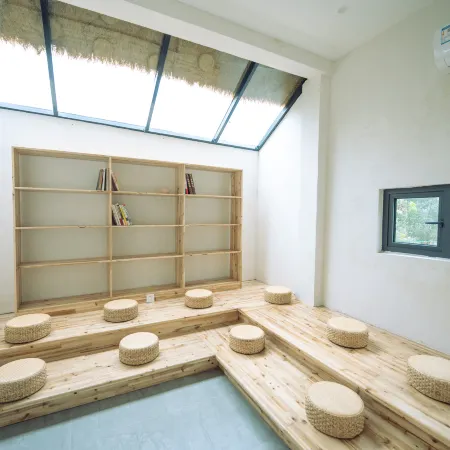 Zigong Mingmen Inn (Guanyin Lake Scenic Area)