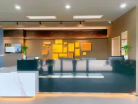 IU Hotel（Jinzhong People's Hospital） - parkir