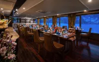 La Pandora Cruise