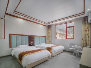 Shennongjia Shixiangge Hotel