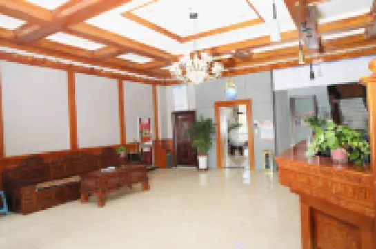 Nangqian Thangka Hotel فنادق في نانغ تشيان