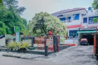 OYO Life 90091 Wisma Pakuan Syariah Hotels in Katulampa