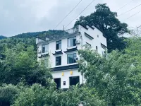 Wuyuan Yunshang Zhangshan Homestay 대장산 와룡곡(다장산 워룽구) 주변 호텔