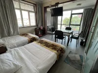 Yuxian Huali Theme Hotel