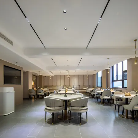 Ningbo Ninghai Xizi International  Atour Hotel