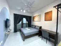 SkyTree Dualkeys Studio Apartment R1 | Bukit Indah - Bungalows