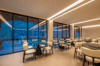 墨野·雪山懸崖ホテル（香格里拉虎跳峽）