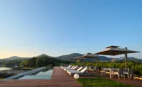 Nanjing Danxi · Zhenzhuquan Hot Springs Lakeside Mountain Lodge - Infinity Pools