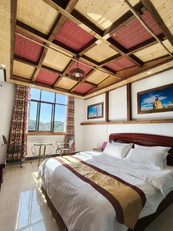 Red Earth Wild Mo Pick-up Garden Hotel Отели рядом с достопримечательностью «Dongchuan Red Land»
