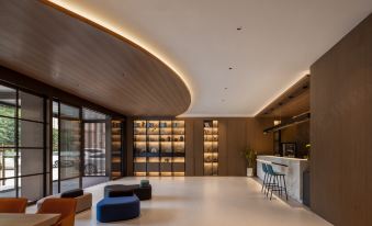 Blue Geometry Hote!Zhengzhou XinzhengInternational AirportBranch