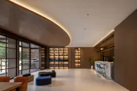 Blue Geometry Hote!Zhengzhou XinzhengInternational AirportBranch