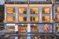 Mountain Whisper · Cloud Retreat