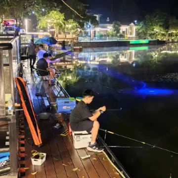 Automobile Inn Fishing base
