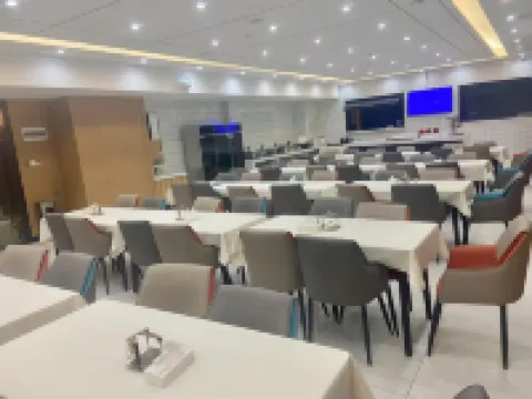 Huajing International Hotel (Huayin Huashan Mountain Scenic Area Yuquan Courtyard Branch)