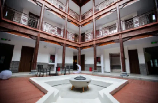 Encounter No.10 Garden Homestay (Royal Inn Huanhu Road Branch)