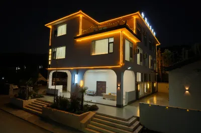 Airport·Qijing Homestay (Lijiang Sanyi International Airport Store) Hotel dekat Bandara Sanyi