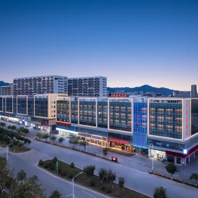RAMADA BY WYNDHAM Hotels near Jiangjun Mountain Scenic Spot