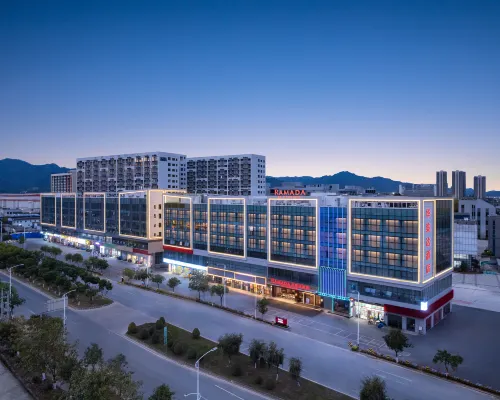 RAMADA BY WYNDHAM Hotele w: Sihui