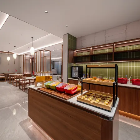 Moshang Qingju Hotel (Nanyang Neixiang Station Geological Plaza)
