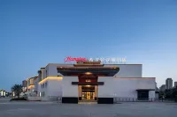 Hilton Garden Inn Zaozhuang Lunan Water City - parking